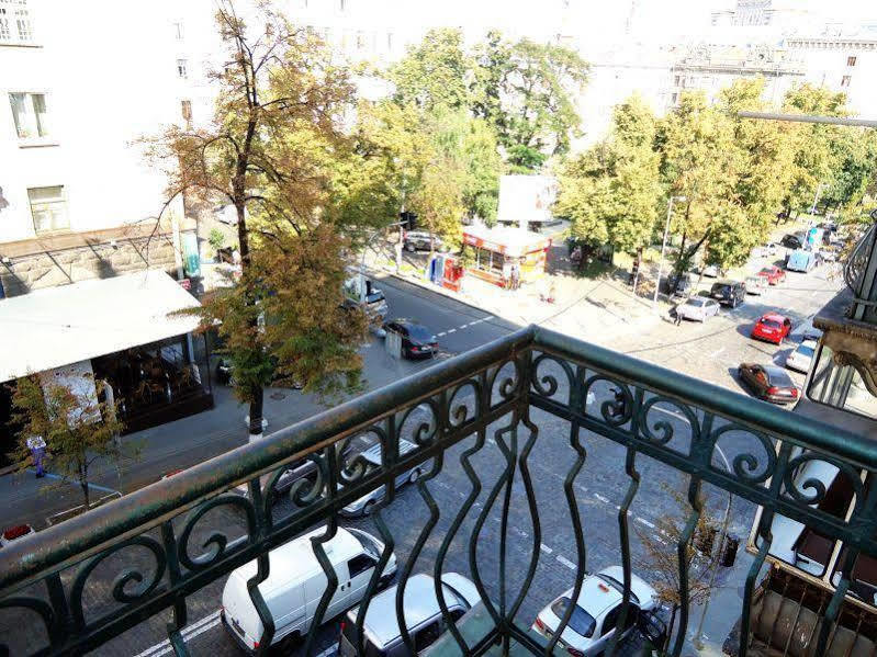 Hostel Kreshatik Kyiv Exterior foto